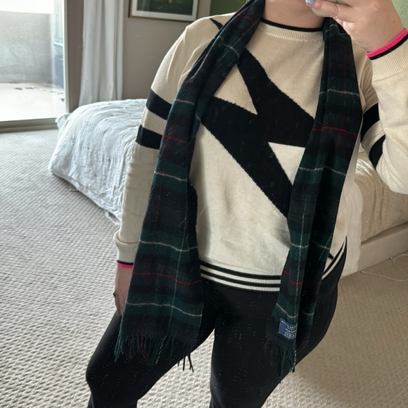 Johnstons of Elgin Made Scotland 100% Lambswool Scarf Fringed - Picture 6 of 7